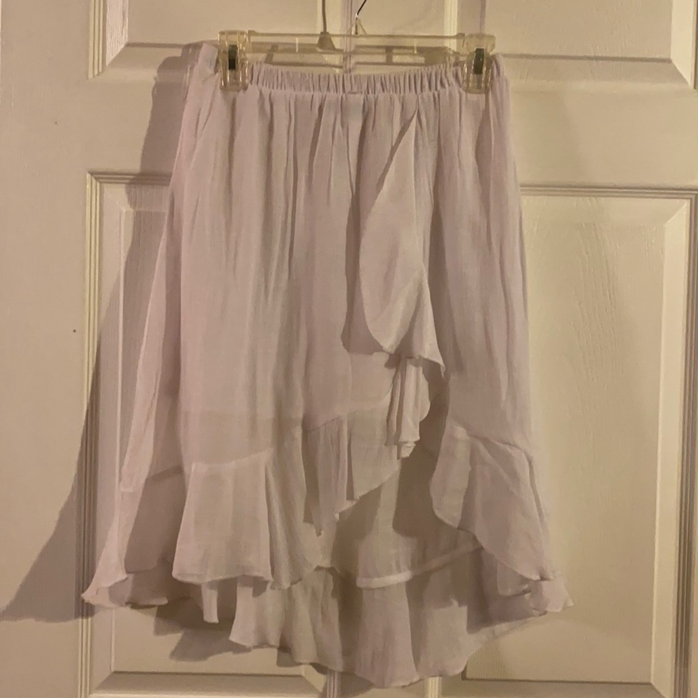 IZ BYER cute white ruffle skirt.